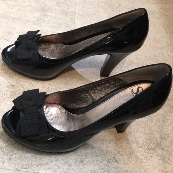 Sofft 8 Black Patent Leather Bow Shoes - Picture 2 of 9